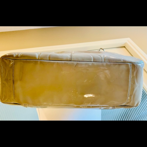 COACH Gallery Embossed Patent Leather Bag - Picture 8 of 12